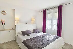 Boutique Rooms - With Pool - 3 - R103