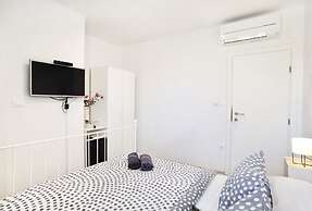 Boutique Rooms - With Pool - 5 - R202