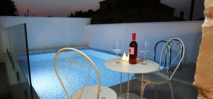 Boutique Rooms - With Pool - 5 - R202