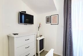 Boutique Rooms - With Pool - 7 - R301