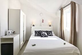 Boutique Rooms - With Pool - 8 - R302