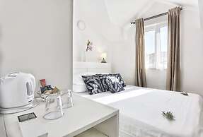 Boutique Rooms - With Pool - 8 - R302