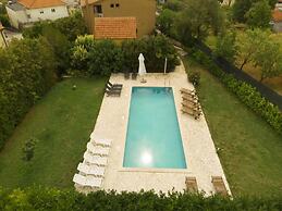 Marija - Rooms With Pool - R2