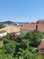 Garden - With a View - R1