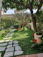 Garden - With a View - R1