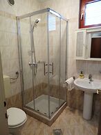 Oli - 20m From the Beach - 5 - R14