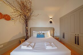 Downtown Modern Studio by Vacationy