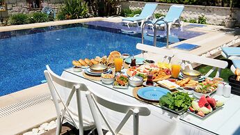 Lavinia Garden Alaçatı