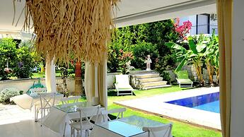 Lavinia Garden Alaçatı