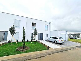 Luxurious 5 bedrooms house