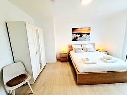 Luxurious 5 bedrooms house