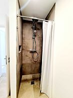 Luxurious 5 bedrooms house