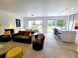 Luxurious 5 bedrooms house