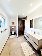 Luxurious 5 bedrooms house