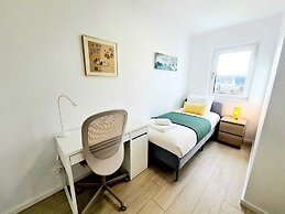 Luxurious 5 bedrooms house