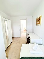 Luxurious 5 bedrooms house