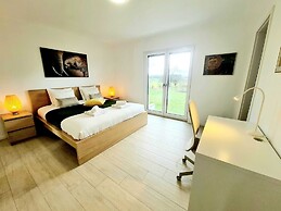 Luxurious 5 bedrooms house