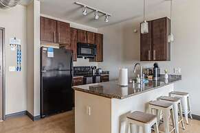 Milwaukee Alluring 1BD 1BA Downtown Apartment