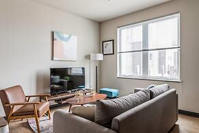 Milwaukee Classy 1BD 1BA Downtown Apartment