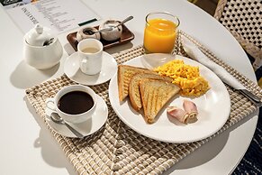 The Palm Bay Club Lodge