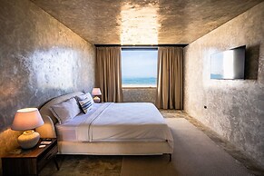 The Palm Bay Club Lodge