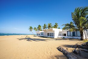 The Palm Bay Club Lodge