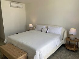 The Palm Bay Club Lodge