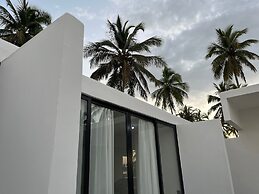 The Palm Bay Club Lodge