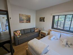 Villa BaGalil 5BR Retreat by Sea N' Rent