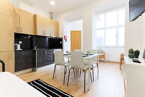 Lisbon Typical by Homing