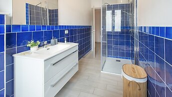 Central Comfort Holiday House