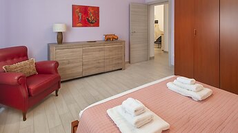 Central Comfort Holiday House