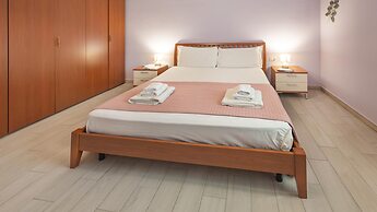 Central Comfort Holiday House