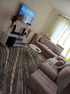 Lux Suites Cavendish Transit  Apartments