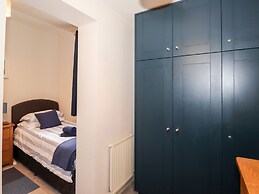 Walla Crag, Royal Oak House