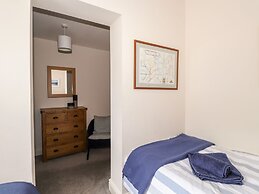 Walla Crag, Royal Oak House