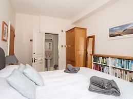 Walla Crag, Royal Oak House