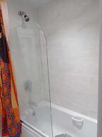 Charming Spacious 1-bed Apartment in Dagenham