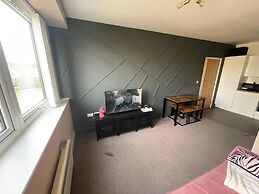 Stylish 1-bed Apartment in Swindon