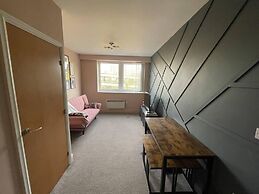 Stylish 1-bed Apartment in Swindon