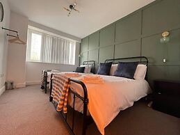 Stylish 1-bed Apartment in Swindon