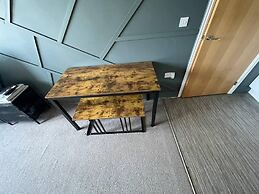Stylish 1-bed Apartment in Swindon