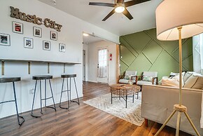 Charming Townhome - 8 Mi to Downtown Nashville!
