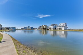 Galveston Home w/ Decks + Views, Walk to Beaches!