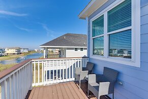 Galveston Home w/ Decks + Views, Walk to Beaches!
