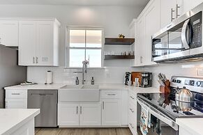 Galveston Home w/ Decks + Views, Walk to Beaches!