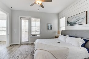 Galveston Home w/ Decks + Views, Walk to Beaches!