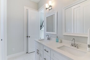 Galveston Home w/ Decks + Views, Walk to Beaches!