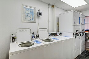 Waterfront Indian Shores Condo - Walk to Beach!