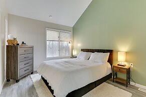 East Stroudsburg Townhouse < 1 Mi to Ski Area!